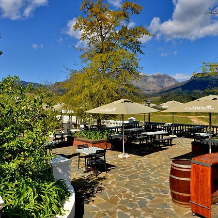 The Coach House At Val Du Charron Hotell Wellington Exteriör bild