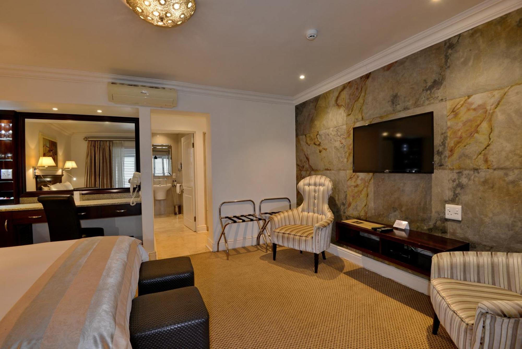 The Coach House At Val Du Charron Hotell Wellington Exteriör bild